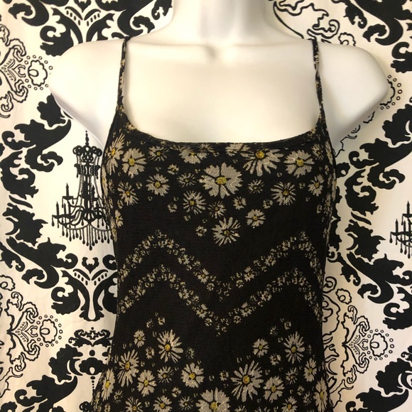 Beautiful Black and Tan Maxi Style Dress - Picture 3 of 8